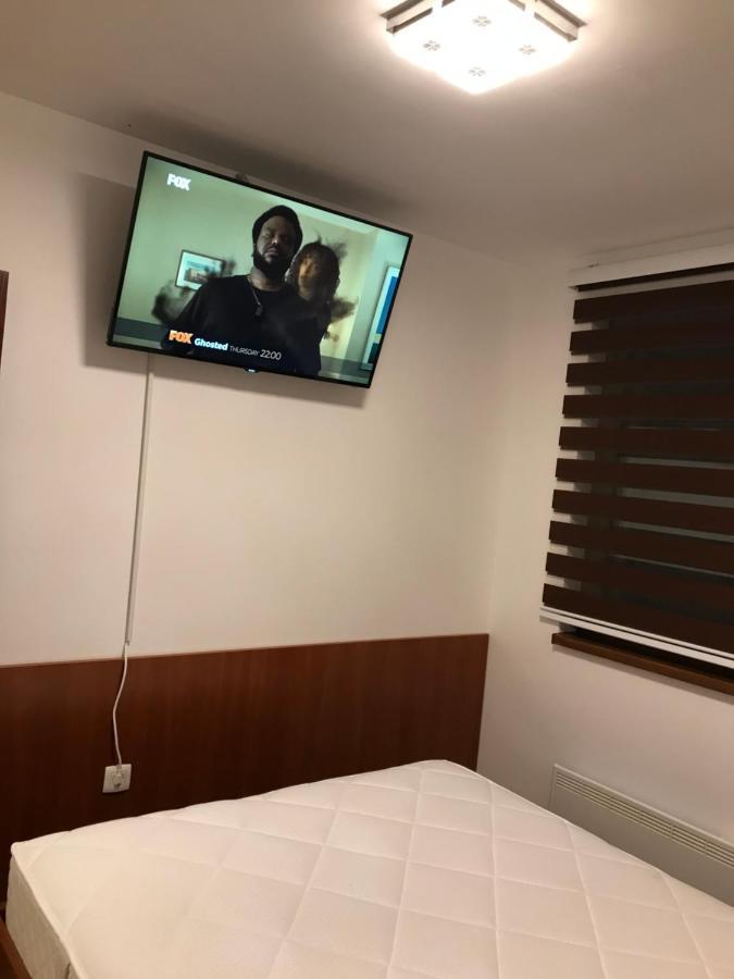 Apartman B3 U Vili Suri โคเปานิก ภายนอก รูปภาพ